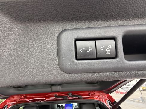 Certified 2025 Toyota Sequoia Platinum AWD/4WD image 30