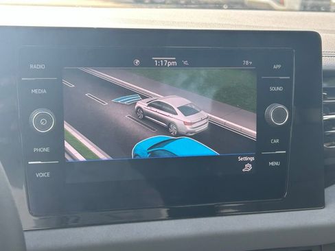 Used 2025 Volkswagen Jetta SE w/ Sunroof Package image 17