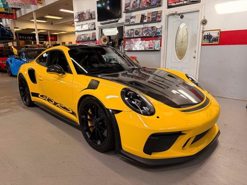 Used 2019 Porsche 911 GT3 RS RWD image 3