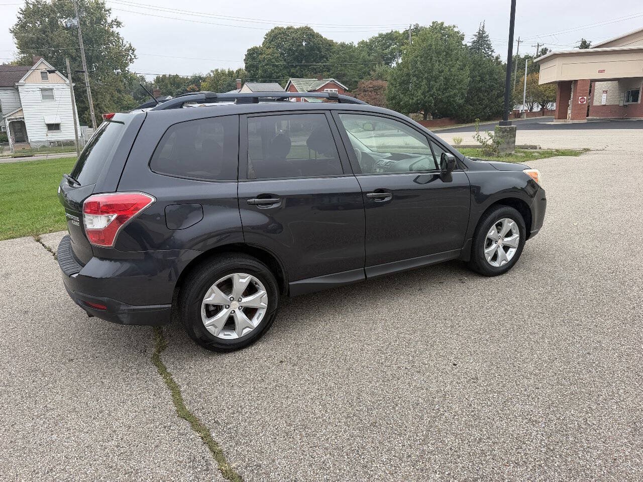 Used 2014 Subaru Forester 2.5i Premium w/ Popular Package #2 AWD/4WD image 4