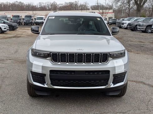 New 2026 Jeep Grand Cherokee L Laredo image 8