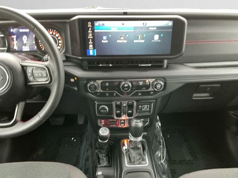 Used 2024 Jeep Wrangler Unlimited Rubicon image 11