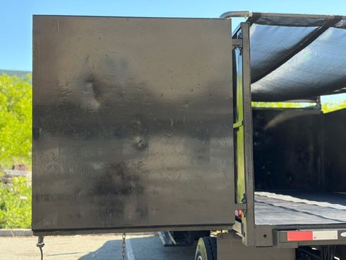 Used 2017 Ford F650 2WD Crew Cab Super Duty image 22