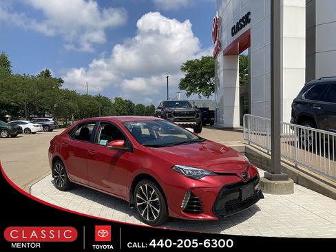 Used 2018 Toyota Corolla SE FWD image 1