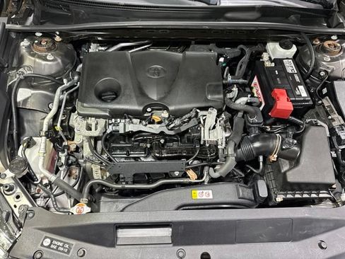 Used 2019 Toyota Camry LE FWD image 8