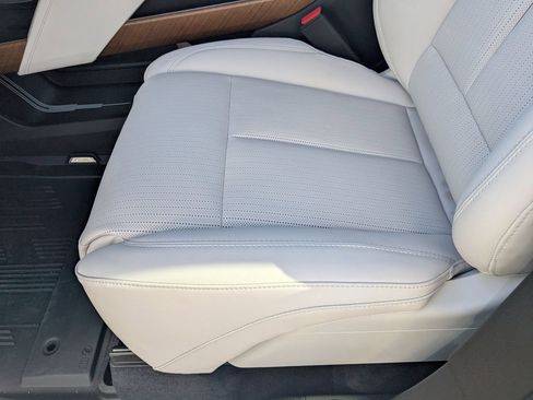 New 2026 Cadillac Vistiq Luxury w/ LPO, Floor Liner Package image 16