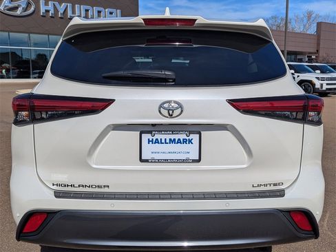 Used 2021 Toyota Highlander Limited image 4