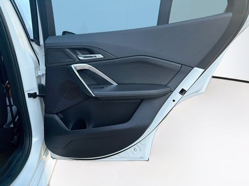 Used 2025 BMW X2 xDrive28i AWD/4WD image 32