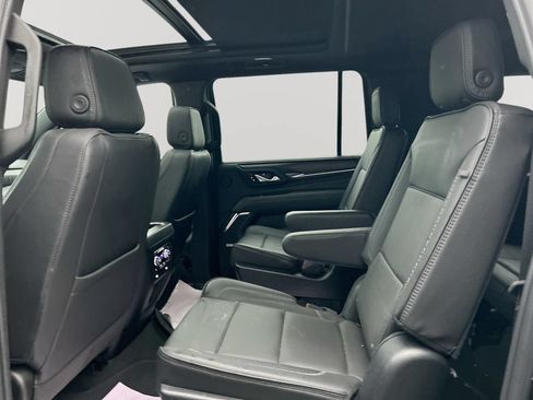 Used 2023 GMC Yukon XL Denali AWD/4WD image 29