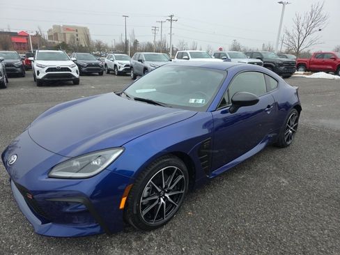 Certified 2024 Toyota GR86 image 3