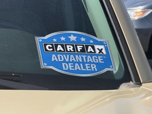 Used 2016 Toyota Tacoma SR5 w/ Towing Package image 8