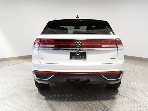 Used 2024 Volkswagen Atlas Cross Sport SE AWD/4WD image 6