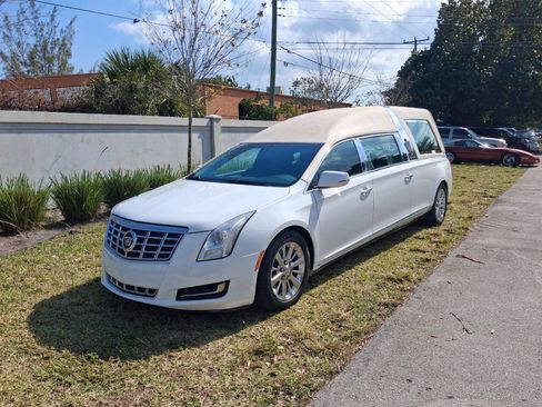 Used 2014 Cadillac XTS Hearse FWD image 2