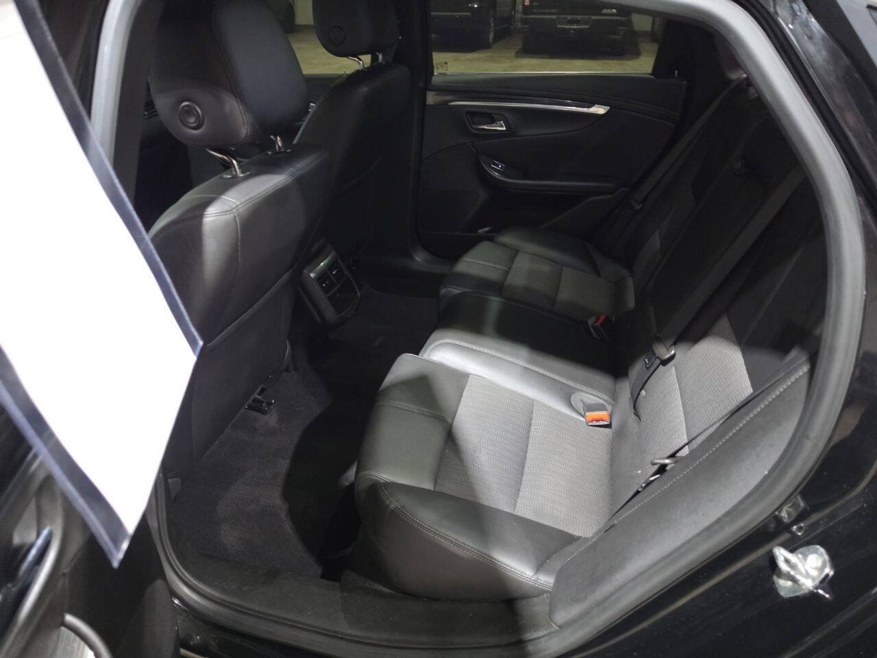 Used 2019 Chevrolet Impala LT FWD image 25