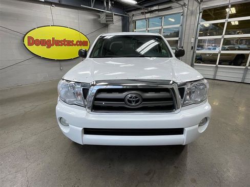 Used 2010 Toyota Tacoma PreRunner image 15