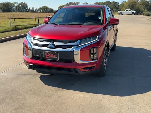 Used 2024 Mitsubishi Outlander Sport SE image 3