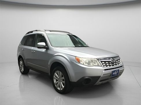 Used 2012 Subaru Forester 2.5X Premium w/ Popular Pkg 2 image 1