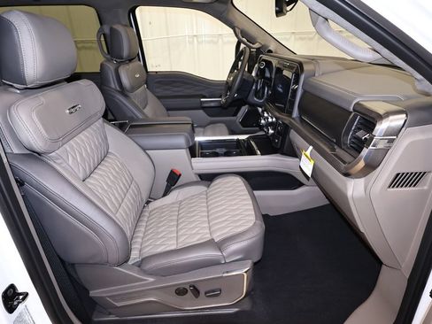 New 2026 Ford F450 Platinum w/ Platinum Plus Package AWD/4WD image 17