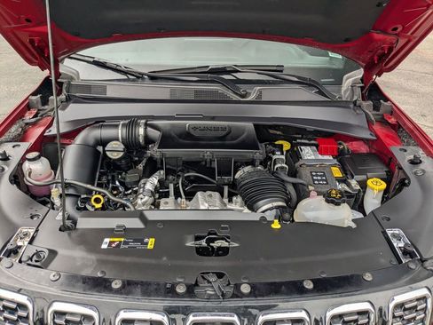 Used 2025 Jeep Compass Limited image 27