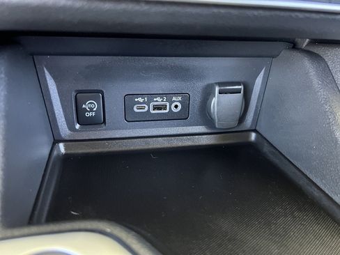 Used 2025 Nissan Sentra SV FWD image 17