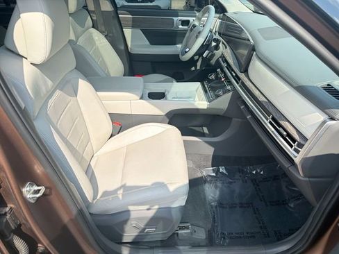 Used 2024 Hyundai Santa Fe Limited image 29