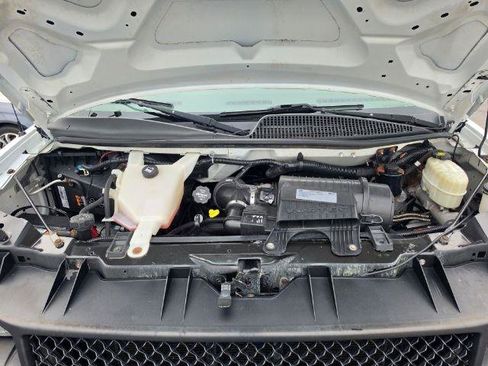Used 2017 Chevrolet Express 2500 RWD image 31