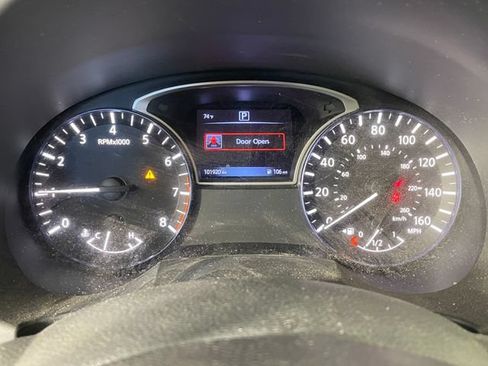 Used 2017 Nissan Altima 2.5 SR w/ Midnight Edition Package FWD image 5