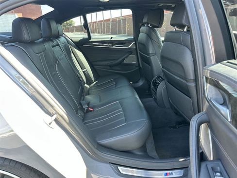 Used 2021 BMW M550i xDrive w/ Executive Package image 13