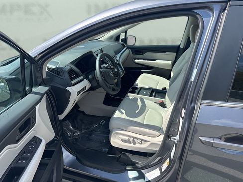 Used 2025 Honda Odyssey EX-L image 9