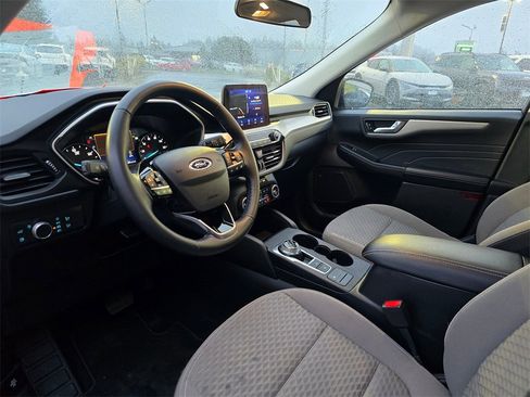 Used 2021 Ford Escape SE w/ SE Sport Appearance Package image 11