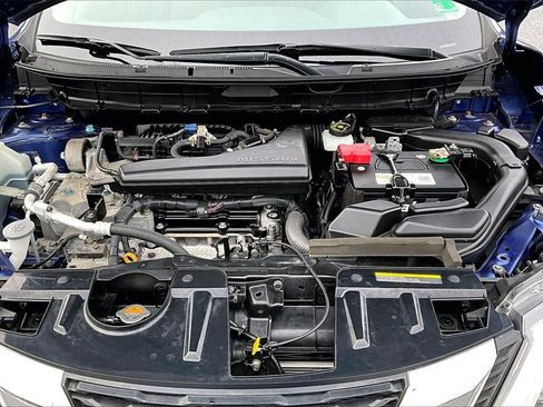 Used 2018 Nissan Rogue SV image 27