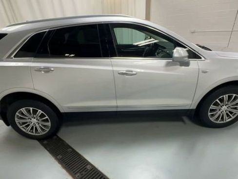 Used 2017 Cadillac XT5 Luxury w/ Driver Awareness Package image 9