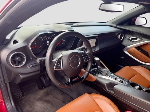 Used 2018 Chevrolet Camaro SS RWD image 9
