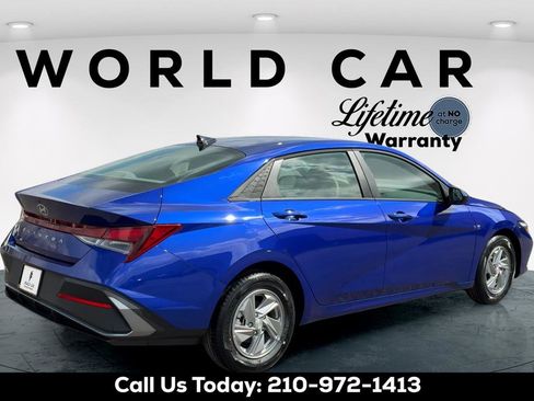 New 2026 Hyundai Elantra SE FWD image 3