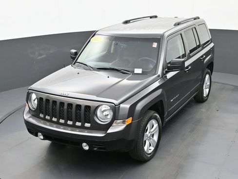 Used 2017 Jeep Patriot Sport image 35