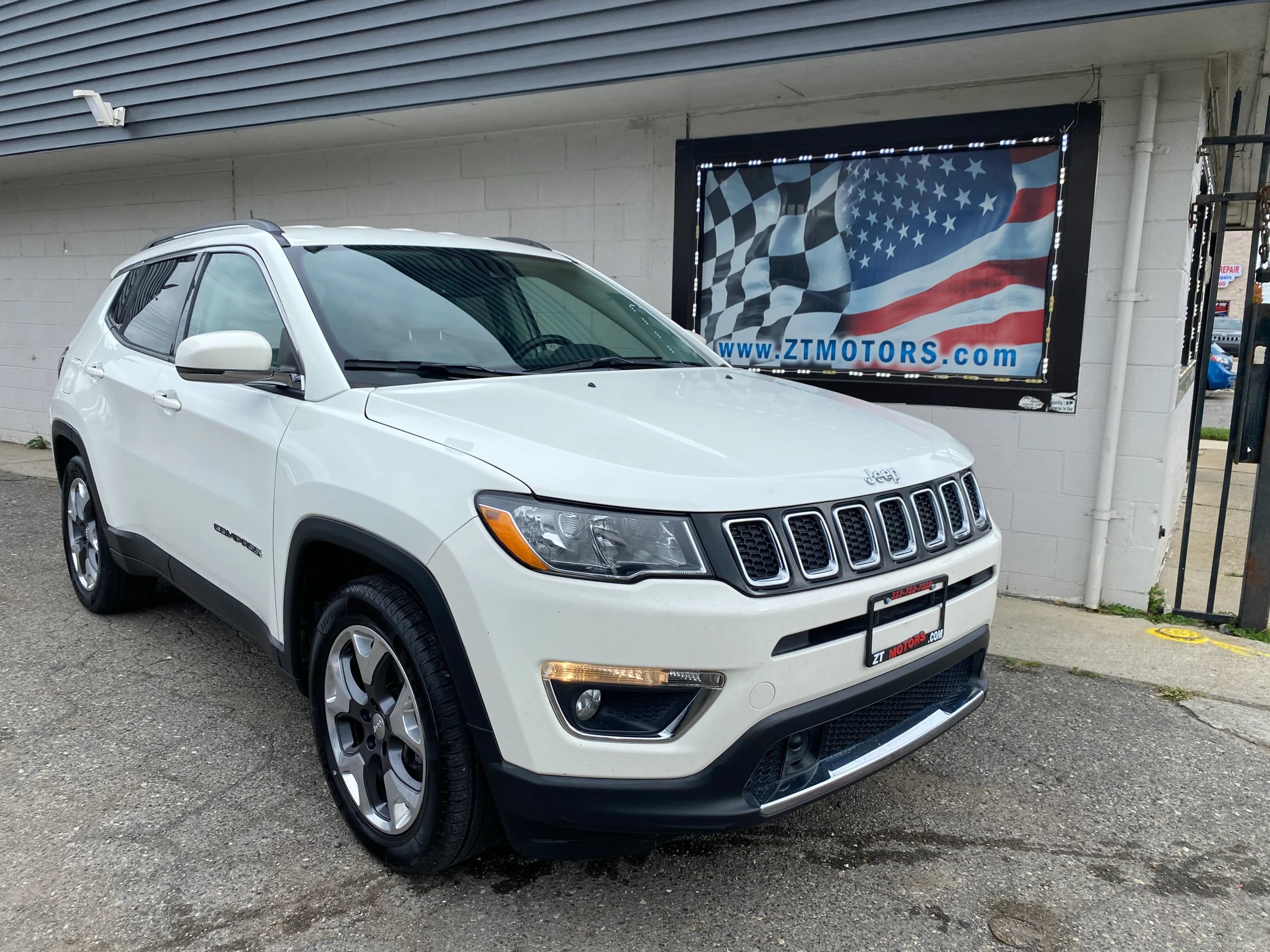 Used 2021 Jeep Compass Limited FWD image 1