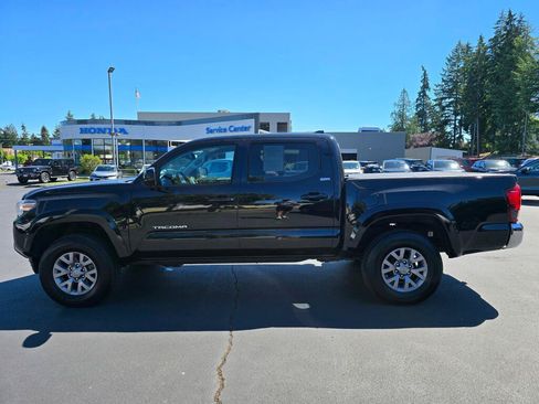 Used 2019 Toyota Tacoma SR5 AWD/4WD image 16