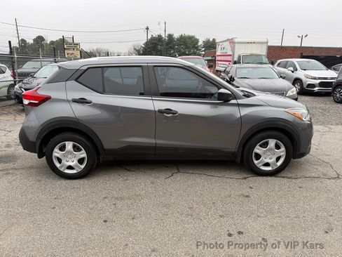 Used 2019 Nissan Kicks S image 4