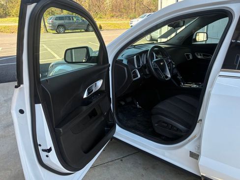 Used 2017 Chevrolet Equinox LT AWD/4WD image 18