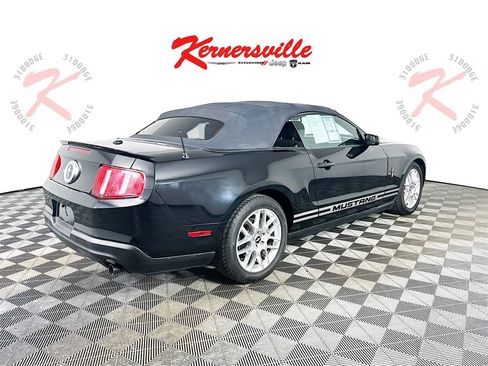 Used 2012 Ford Mustang Convertible image 7