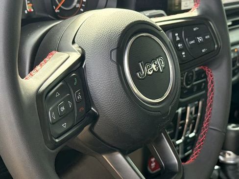 Used 2024 Jeep Wrangler Unlimited Rubicon w/ Convenience Group AWD/4WD image 29