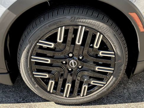 New 2026 Nissan Leaf Platinum+ w/ Cargo Package (Platinum+) image 27