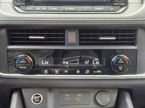 Certified 2023 Nissan Rogue SV FWD image 20