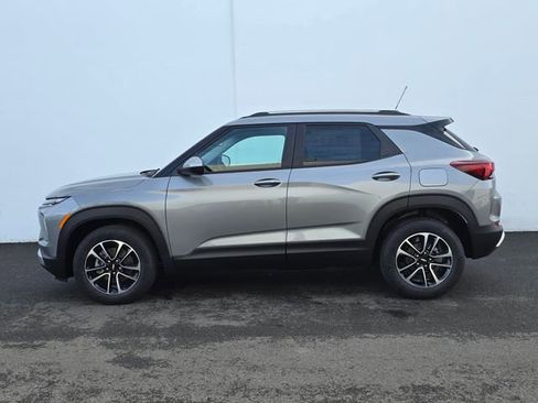 New 2025 Chevrolet TrailBlazer LT w/ Convenience Package image 2