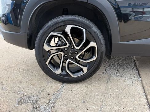 Used 2024 Chevrolet Trax RS w/ Sunroof Package FWD image 12