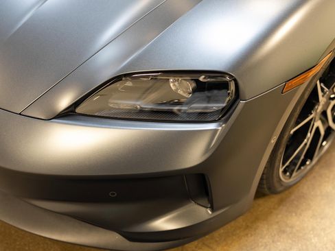 Used 2025 Porsche Taycan RWD image 23