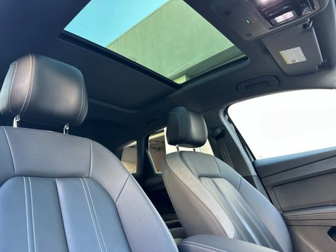 Used 2023 Audi Q4 e-tron Premium Plus w/ Premium Plus image 17