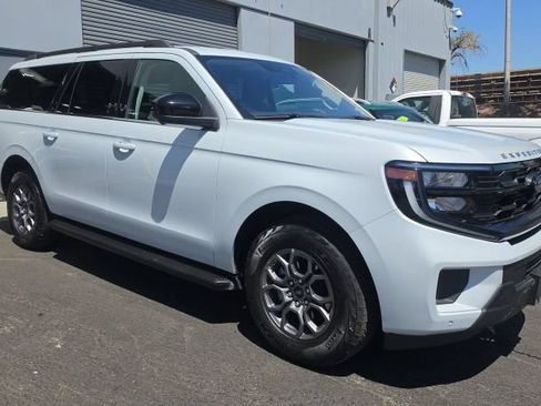 Used 2025 Ford Expedition Max Active RWD image 4