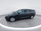 Used 2022 Chrysler Voyager LX image 4