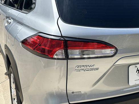 Used 2023 Toyota Corolla Cross L FWD image 12